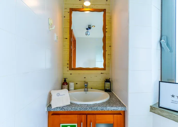 Epicenter Skybar Apartment Lagoa (Azores)