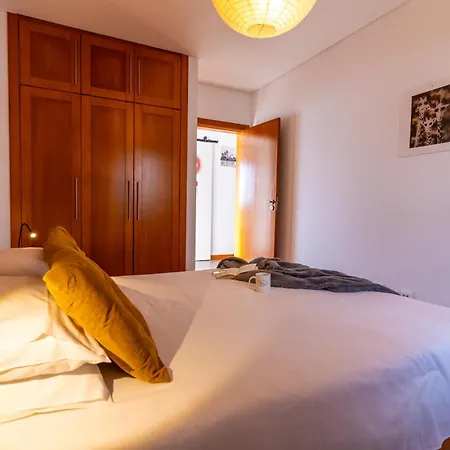 Epicenter Skybar Apartment Lagoa (Azores)